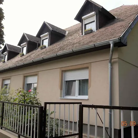 In - Balaton 18182 Apartman