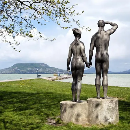 In - Balaton 18182 Apartamento *