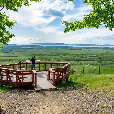 In - Balaton 18182 Apartamento